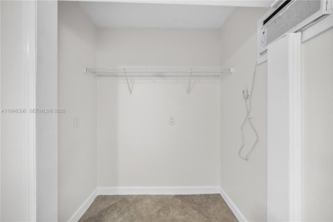 House in Fort Lauderdale, Florida 23.23 sq.m. № 2058399 - photo 5