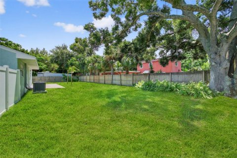Villa ou maison à louer à Gulfport, Floride: 2 chambres, 75.62 m2 № 1869022 - photo 30