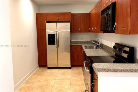 Condo in Miami Beach, Florida, 1 bedroom  № 2041955 - photo 3
