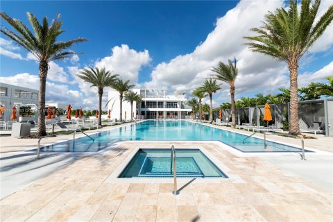 Condo in Doral, Florida, 3 bedrooms in LANDMARK  № 2015526 - photo 4