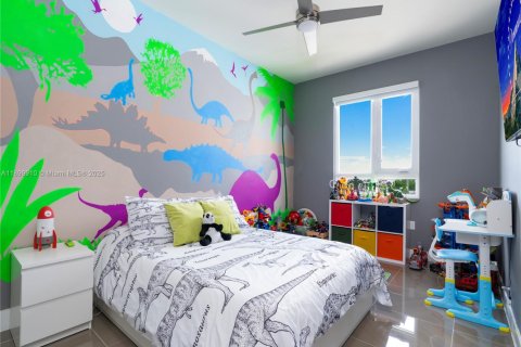 Condo in Doral, Florida, 3 bedrooms in LANDMARK  № 2015526 - photo 18