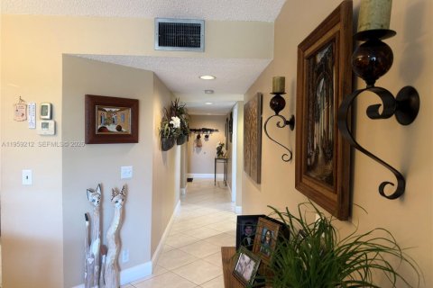 Condo à Pembroke Pines, Floride, 2 chambres  № 2080617