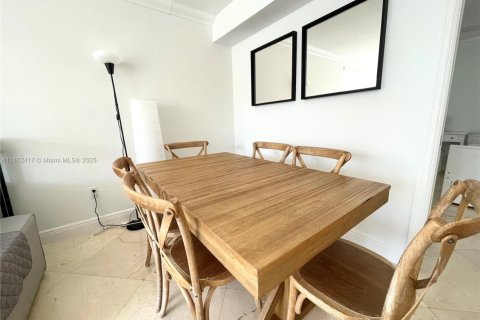 Condo in Key Biscayne, Florida, 3 bedrooms  № 1897350 - photo 1