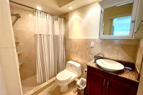 Condo in Key Biscayne, Florida, 3 bedrooms  № 1897350 - photo 16