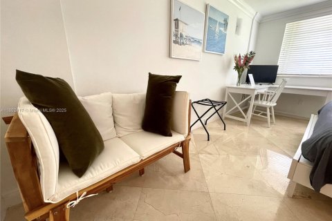 Condo in Key Biscayne, Florida, 3 bedrooms  № 1897350 - photo 12