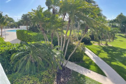 Condo in Key Biscayne, Florida, 3 bedrooms  № 1897350 - photo 14