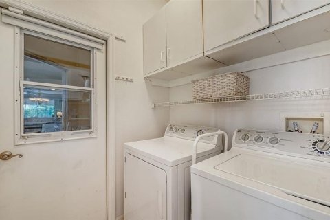 Villa ou maison à vendre à Sarasota, Floride: 2 chambres, 146.04 m2 № 2212209 - photo 20