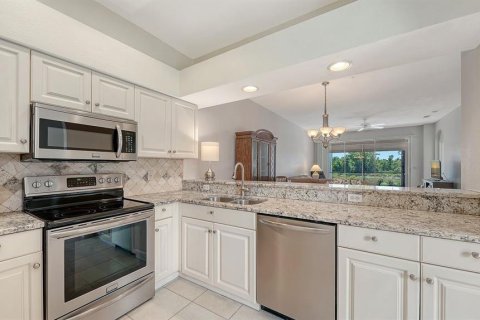 Villa ou maison à vendre à Sarasota, Floride: 2 chambres, 146.04 m2 № 2212209 - photo 6