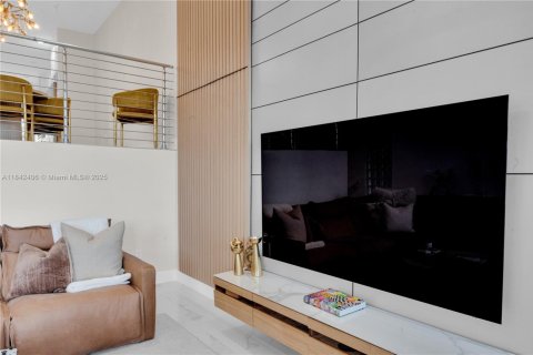 Touwnhouse à vendre à North Miami Beach, Floride: 4 chambres, 196.49 m2 № 1839127 - photo 7