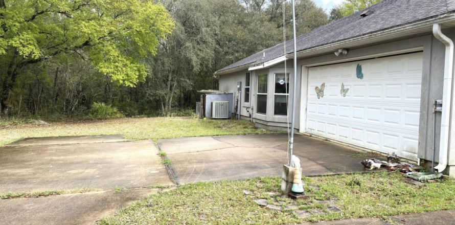 House in Keystone Heights, Florida 3 bedrooms, 190.26 sq.m. № 1182738