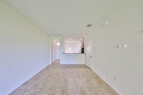 Townhouse in Brandon, Florida 3 bedrooms, 142.7 sq.m. № 1598440 - photo 12
