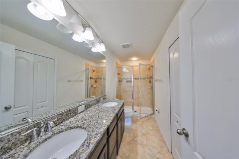 Townhouse in Brandon, Florida 3 bedrooms, 142.7 sq.m. № 1598440 - photo 22
