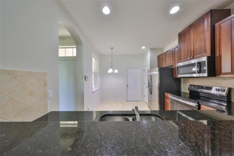 Townhouse in Brandon, Florida 3 bedrooms, 142.7 sq.m. № 1598440 - photo 14