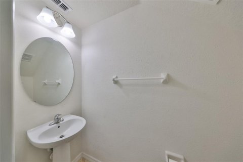 Townhouse in Brandon, Florida 3 bedrooms, 142.7 sq.m. № 1598440 - photo 15