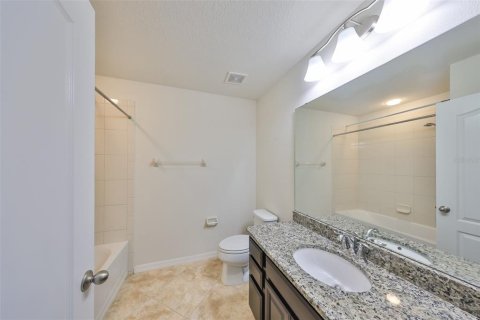 Townhouse in Brandon, Florida 3 bedrooms, 142.7 sq.m. № 1598440 - photo 26