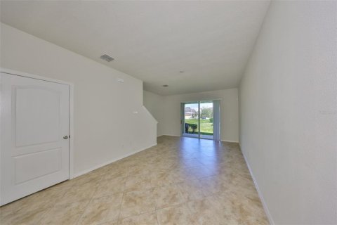 Townhouse in Brandon, Florida 3 bedrooms, 142.7 sq.m. № 1598440 - photo 8