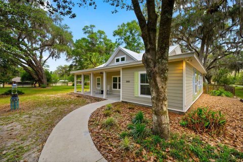House in Gainesville, Florida 2 bedrooms, 135.08 sq.m. № 2109286