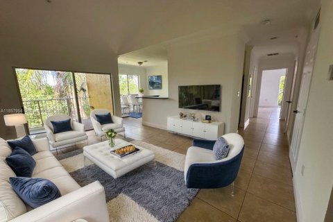 Купить кондоминиум в Катлер-Бей, Флорида 3 спальни, 113.15м2, № 2013302 - фото 3