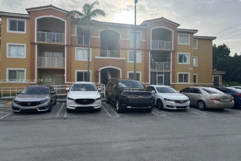 Кондоминиум с 3 спальнями в Катлер-Бей, Флорида № 2013302