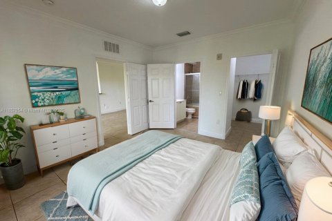 Купить кондоминиум в Катлер-Бей, Флорида 3 спальни, 113.15м2, № 2013302 - фото 5