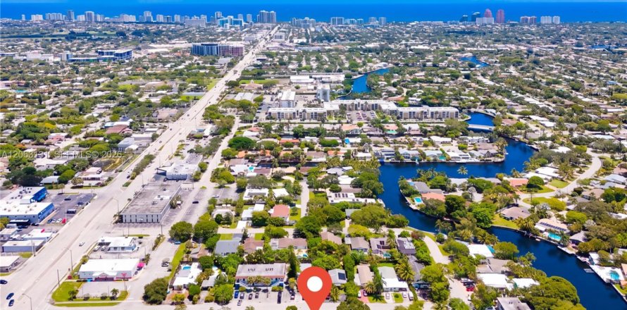 Adosado en Oakland Park, Florida 2 dormitorios, 143.07 m2 № 2265294