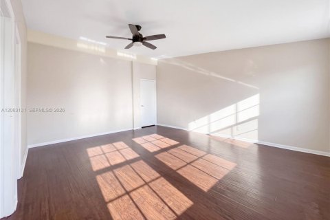 Adosado en venta en Oakland Park, Florida, 2 dormitorios, 143.07 m2 № 2265294 - foto 14