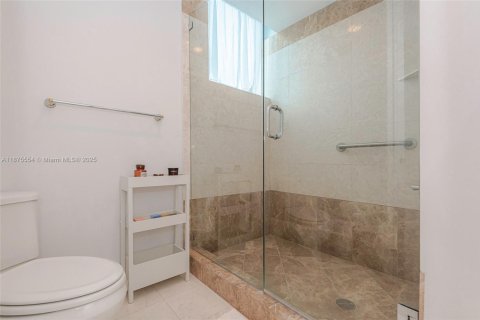 Condominio en alquiler en Aventura, Florida, 2 dormitorios, 154.22 m2 № 1977732 - foto 17