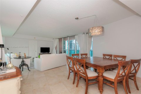 Condominio en alquiler en Aventura, Florida, 2 dormitorios, 154.22 m2 № 1977732 - foto 1