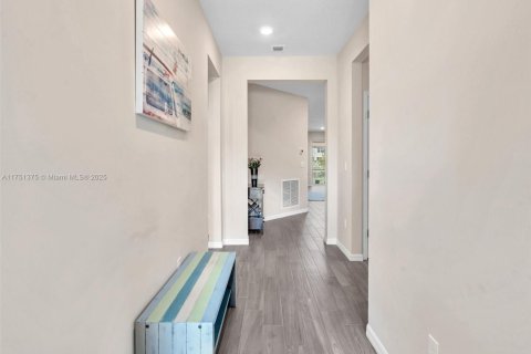 Casa en venta en Hollywood, Florida, 3 dormitorios, 161.84 m2 № 1692279 - foto 27