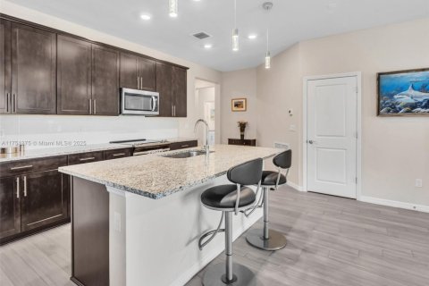 Casa en venta en Hollywood, Florida, 3 dormitorios, 161.84 m2 № 1692279 - foto 7