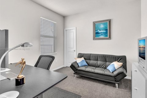 Casa en venta en Hollywood, Florida, 3 dormitorios, 161.84 m2 № 1692279 - foto 25