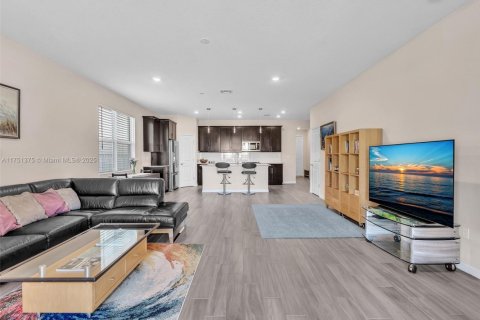 Casa en venta en Hollywood, Florida, 3 dormitorios, 161.84 m2 № 1692279 - foto 17