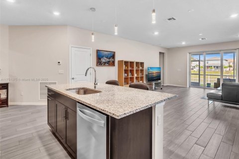 Casa en venta en Hollywood, Florida, 3 dormitorios, 161.84 m2 № 1692279 - foto 11