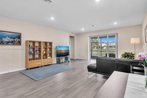 Casa en venta en Hollywood, Florida, 3 dormitorios, 161.84 m2 № 1692279 - foto 3