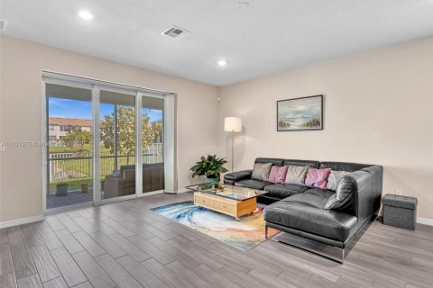 Casa en venta en Hollywood, Florida, 3 dormitorios, 161.84 m2 № 1692279 - foto 5