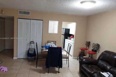 Copropriété à louer à Miami, Floride: 1 chambre, 67.35 m2 № 2071314 - photo 6