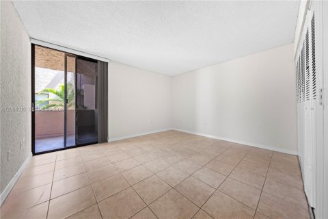 Copropriété à louer à Miami, Floride: 1 chambre, 67.35 m2 № 2071314 - photo 17