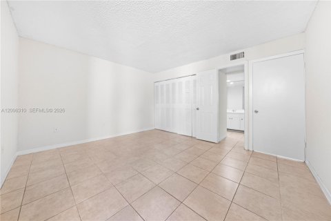 Copropriété à louer à Miami, Floride: 1 chambre, 67.35 m2 № 2071314 - photo 18