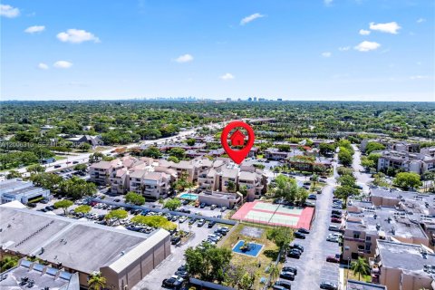 Copropriété à louer à Miami, Floride: 1 chambre, 67.35 m2 № 2071314 - photo 7