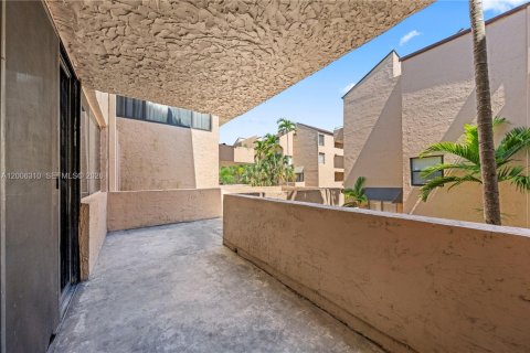 Copropriété à louer à Miami, Floride: 1 chambre, 67.35 m2 № 2071314 - photo 22