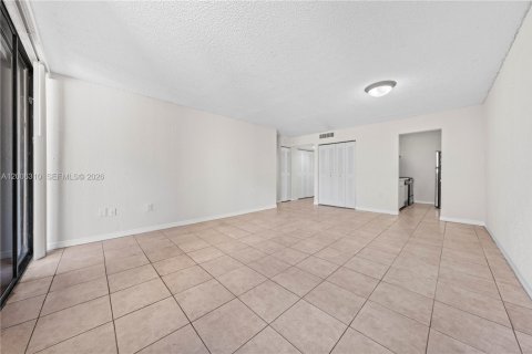 Copropriété à louer à Miami, Floride: 1 chambre, 67.35 m2 № 2071314 - photo 16