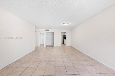 Copropriété à louer à Miami, Floride: 1 chambre, 67.35 m2 № 2071314 - photo 9