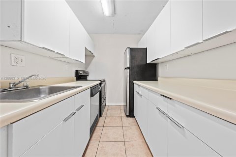 Copropriété à louer à Miami, Floride: 1 chambre, 67.35 m2 № 2071314 - photo 13