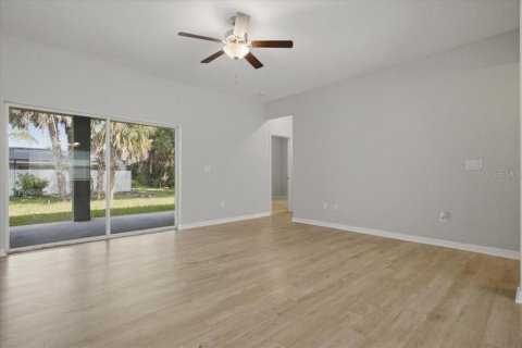 Villa ou maison à vendre à North Port, Floride: 3 chambres, 144.65 m2 № 2209476 - photo 6