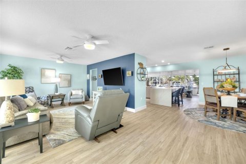 House in Apollo Beach, Florida 3 bedrooms, 196.67 sq.m. № 1652456 - photo 15