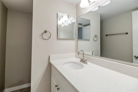 Townhouse in Longwood, Florida 4 bedrooms, 238.11 sq.m. № 1757035 - photo 16