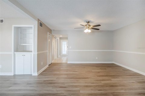 Townhouse in Longwood, Florida 4 bedrooms, 238.11 sq.m. № 1757035 - photo 6