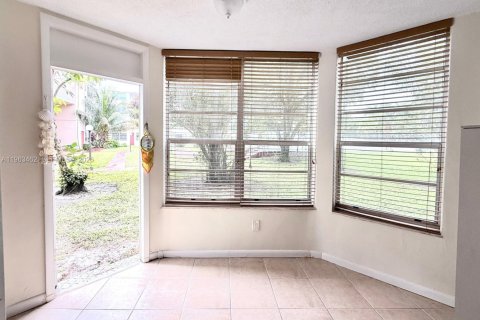 Condo in Miami, Florida, 1 bedroom № 2081023 - photo 14