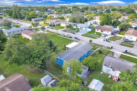 Casa en venta en Fort Lauderdale, Florida, 4 dormitorios, 107.95 m2 № 1967082 - foto 7