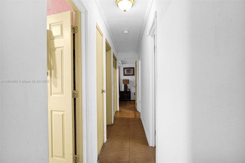 Casa en venta en Fort Lauderdale, Florida, 4 dormitorios, 107.95 m2 № 1967082 - foto 18